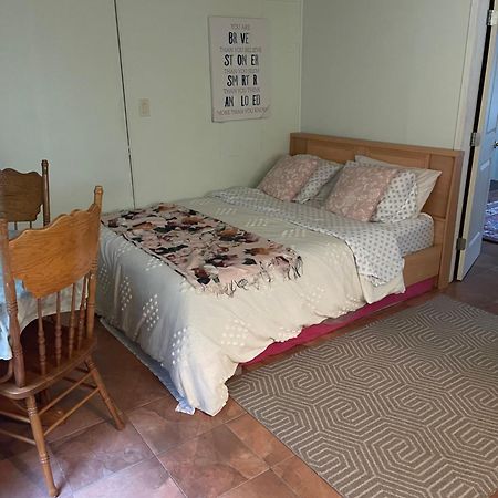 Guesthouse In ウエスト・バンクーバー エクステリア 写真