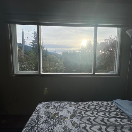 Guesthouse In ウエスト・バンクーバー エクステリア 写真