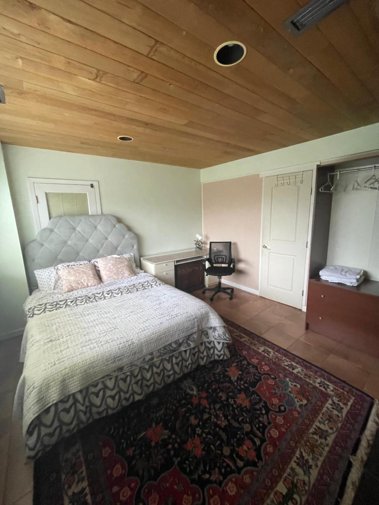 Guesthouse In ウエスト・バンクーバー エクステリア 写真